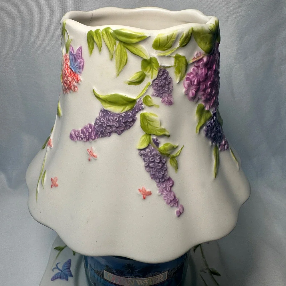 Yankee Candle Floral Hydrangea Lilac Butterfly Ceramic Shade and Tray Set White